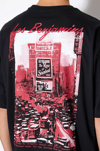 BANNER PRINTED TEE